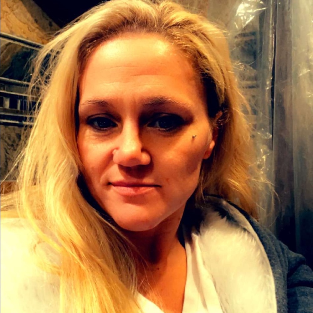 Meet your Posher, Cassandra